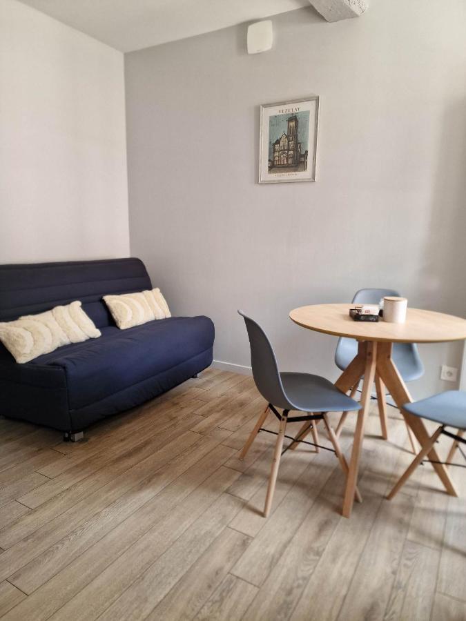 Appartement Au Coeur De Vezelay - Galerie 10 Екстер'єр фото