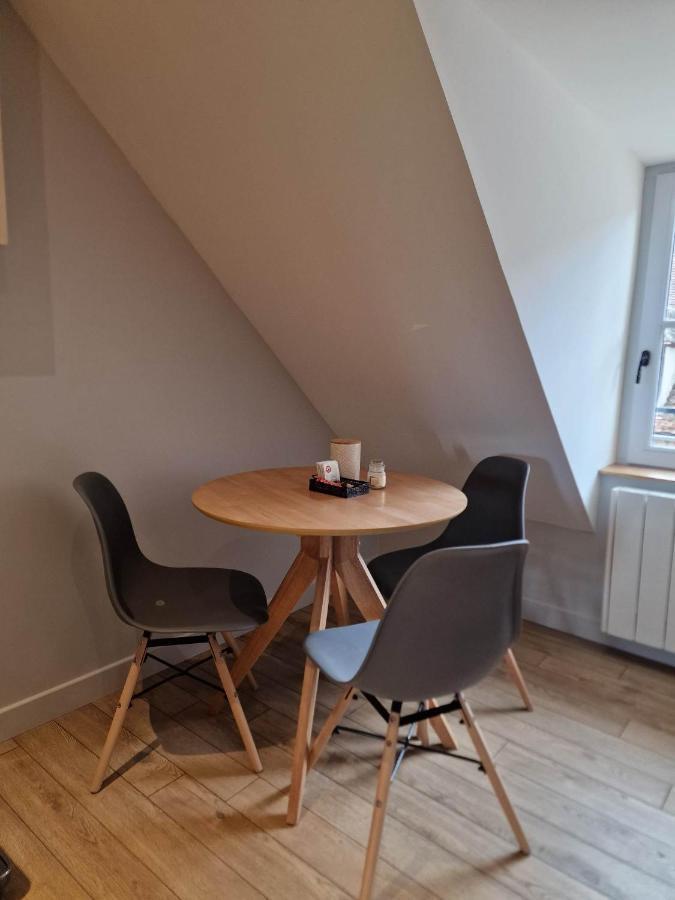 Appartement Au Coeur De Vezelay - Galerie 10 Екстер'єр фото